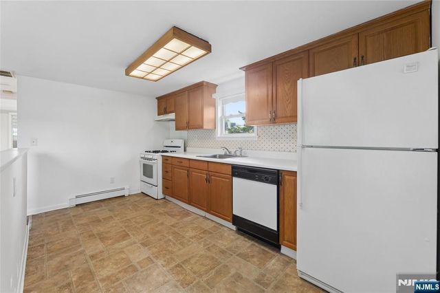 15 Congress Street, Dumont, NJ 07628