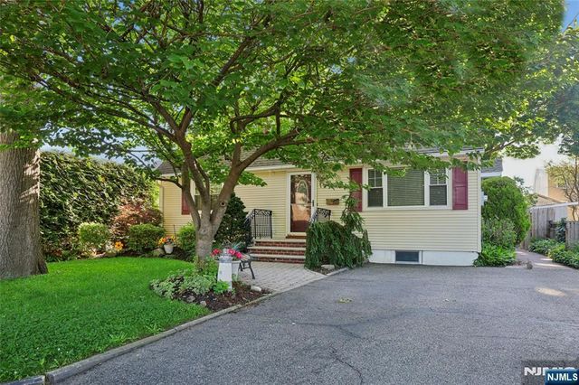 15 Congress Street, Dumont, NJ 07628