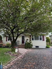 15 Congress Street, Dumont, NJ 07628