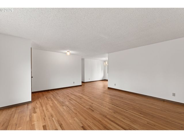 127 Nw 19TH St, Mc Minnville, OR 97128