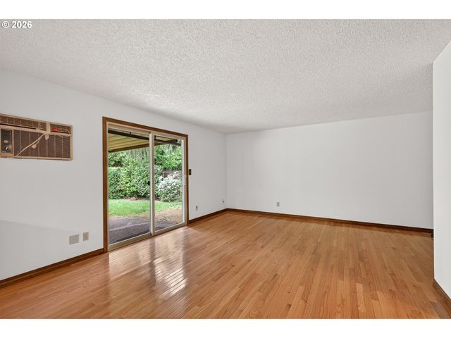 127 Nw 19TH St, Mc Minnville, OR 97128