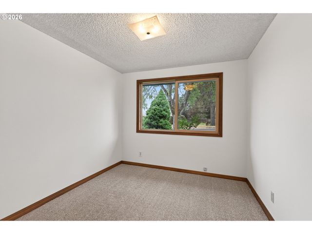 127 Nw 19TH St, Mc Minnville, OR 97128