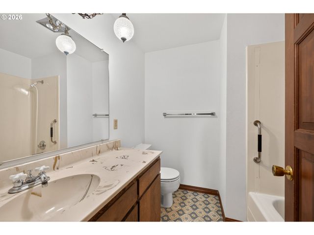 127 Nw 19TH St, Mc Minnville, OR 97128
