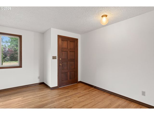 127 Nw 19TH St, Mc Minnville, OR 97128