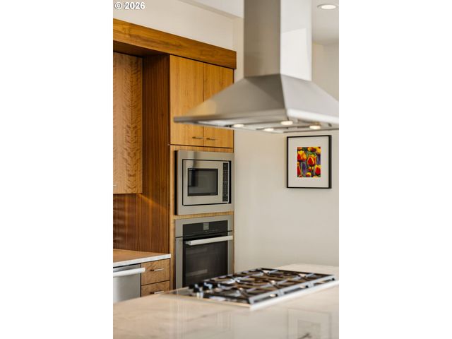 1001 Nw LOVEJOY St 1501, Portland, OR 97209