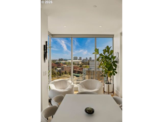 1001 Nw LOVEJOY St 1501, Portland, OR 97209