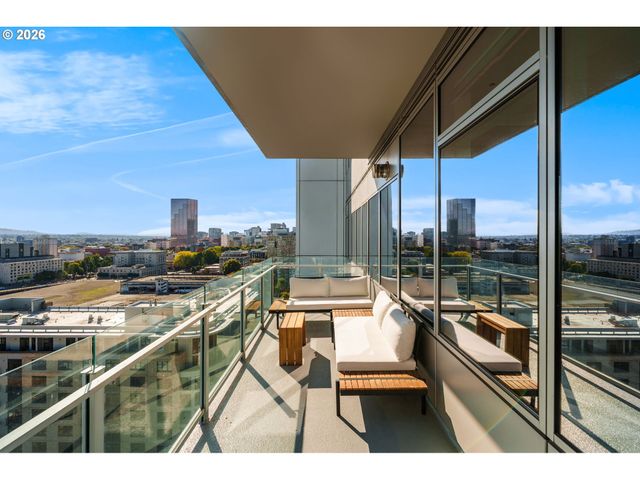 1001 Nw LOVEJOY St 1501, Portland, OR 97209