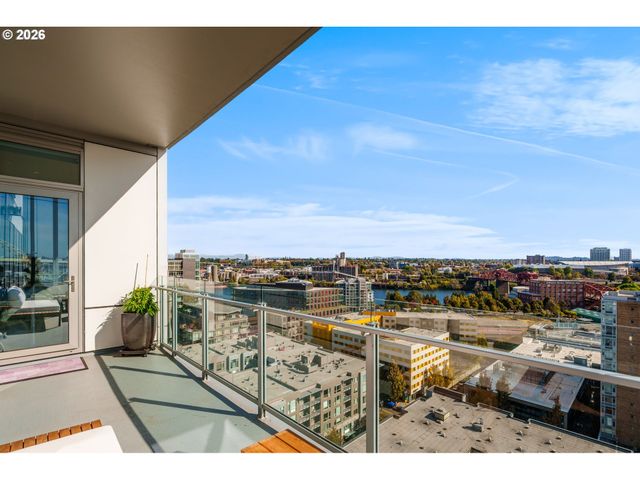 1001 Nw LOVEJOY St 1501, Portland, OR 97209