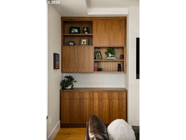 1001 Nw LOVEJOY St 1501, Portland, OR 97209