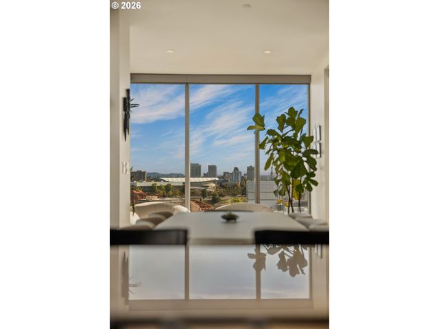 1001 Nw LOVEJOY St 1501, Portland, OR 97209