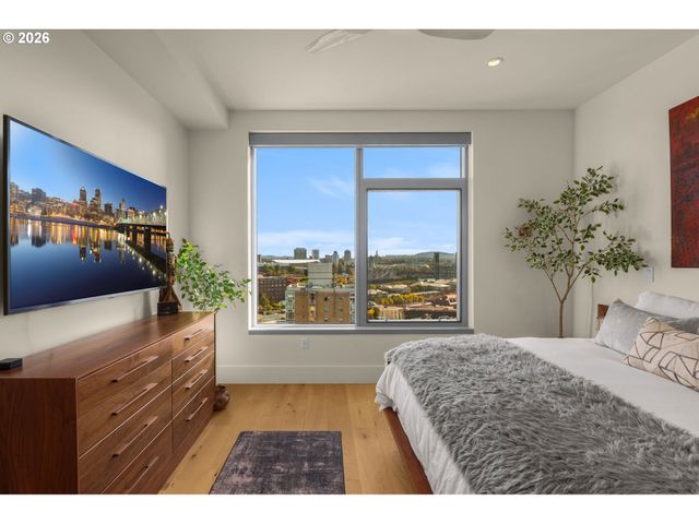 1001 Nw LOVEJOY St 1501, Portland, OR 97209