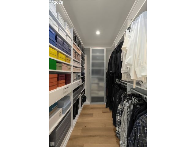 1001 Nw LOVEJOY St 1501, Portland, OR 97209