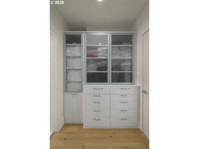 1001 Nw LOVEJOY St 1501, Portland, OR 97209