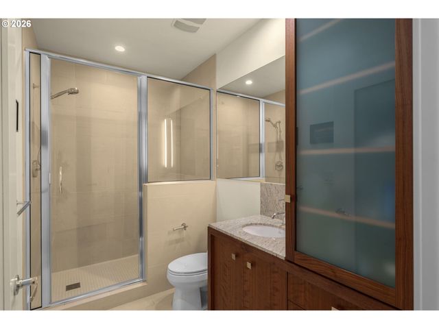 1001 Nw LOVEJOY St 1501, Portland, OR 97209