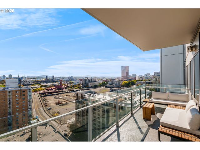 1001 Nw LOVEJOY St 1501, Portland, OR 97209