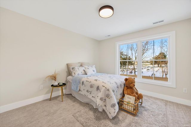 7600 W Saddle Gate Drive, Ellettsville, IN 47429