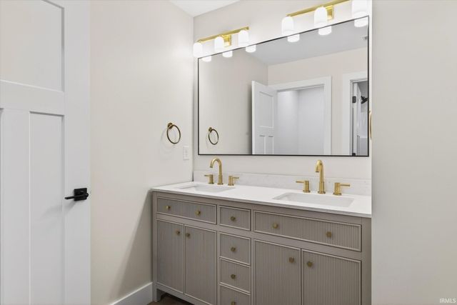 7600 W Saddle Gate Drive, Ellettsville, IN 47429