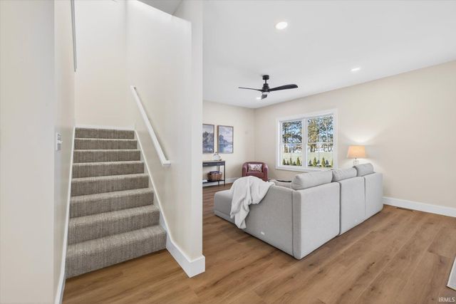 7600 W Saddle Gate Drive, Ellettsville, IN 47429