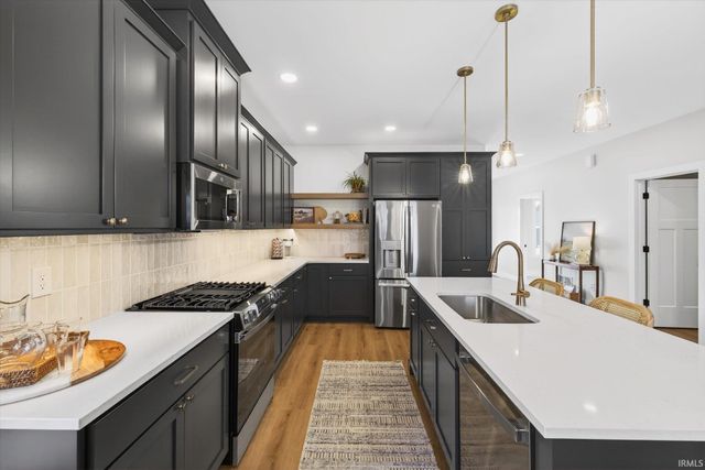 7600 W Saddle Gate Drive, Ellettsville, IN 47429