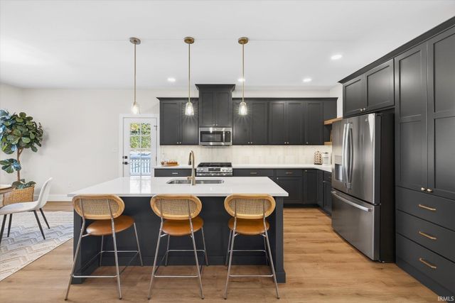 7600 W Saddle Gate Drive, Ellettsville, IN 47429