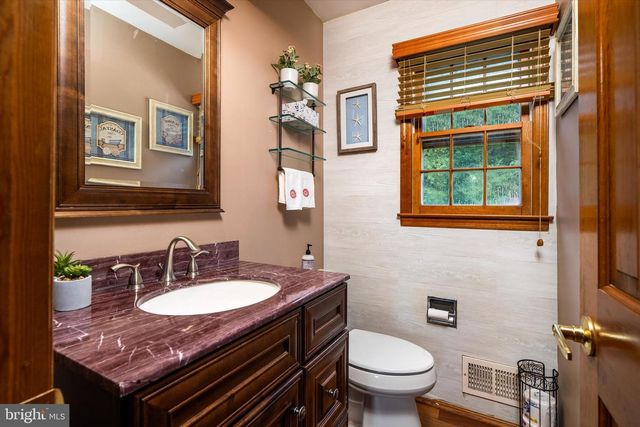 10 TIMBER WOLF DR, Hamilton, NJ 08620