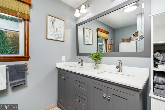 10 TIMBER WOLF DR, Hamilton, NJ 08620
