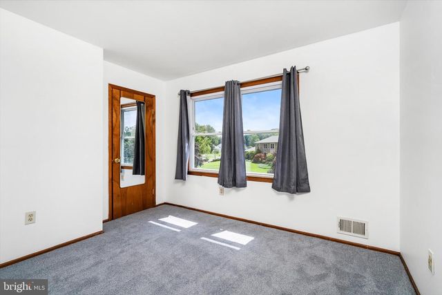 10 TIMBER WOLF DR, Hamilton, NJ 08620
