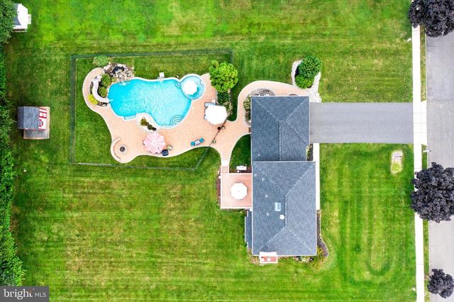 10 TIMBER WOLF DR, Hamilton, NJ 08620