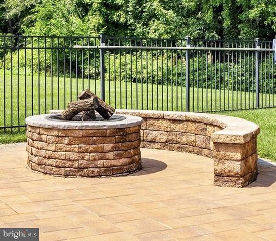 10 TIMBER WOLF DR, Hamilton, NJ 08620