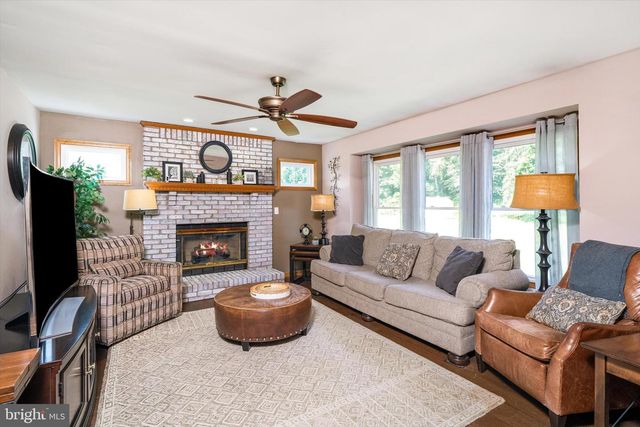 10 TIMBER WOLF DR, Hamilton, NJ 08620