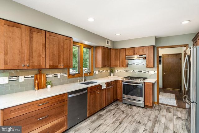 10 TIMBER WOLF DR, Hamilton, NJ 08620