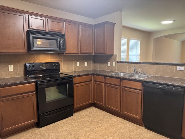 327 Elam Drive, Anna, TX 75409