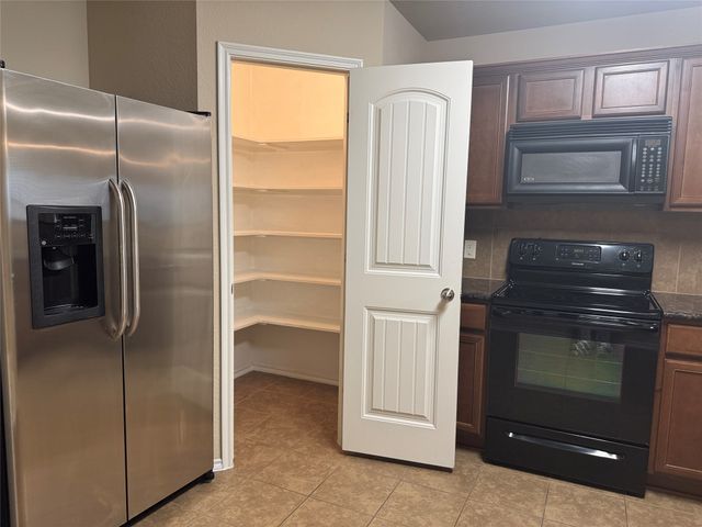 327 Elam Drive, Anna, TX 75409