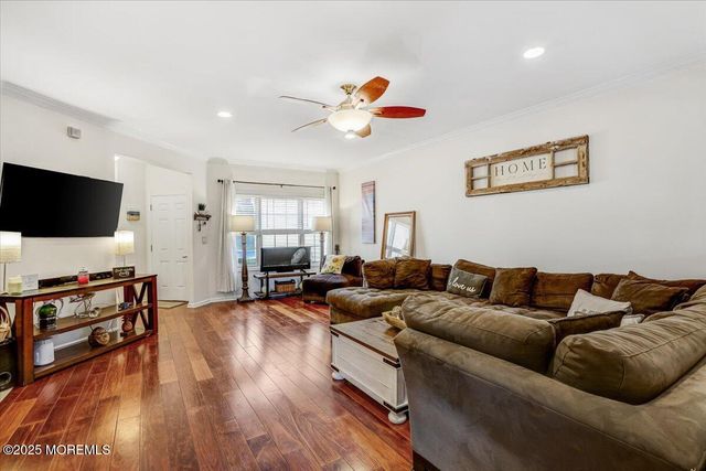 102 Whitlock Court, Manalapan, NJ 07726