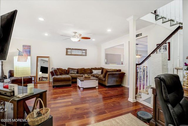 102 Whitlock Court, Manalapan, NJ 07726