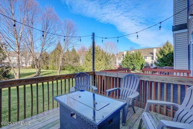 102 Whitlock Court, Manalapan, NJ 07726