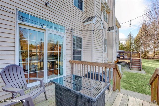 102 Whitlock Court, Manalapan, NJ 07726