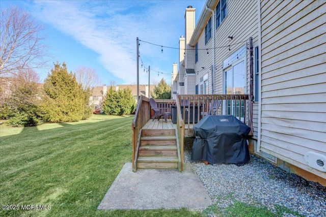 102 Whitlock Court, Manalapan, NJ 07726