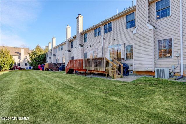 102 Whitlock Court, Manalapan, NJ 07726