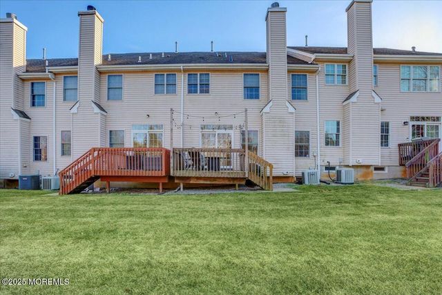 102 Whitlock Court, Manalapan, NJ 07726