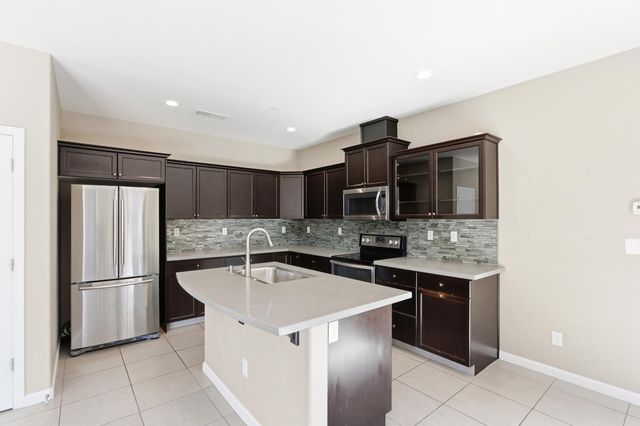 2059 E Axelson Drive, Fresno, CA 93730