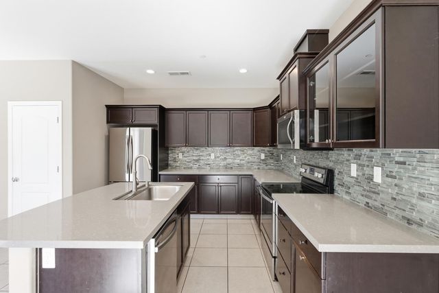 2059 E Axelson Drive, Fresno, CA 93730