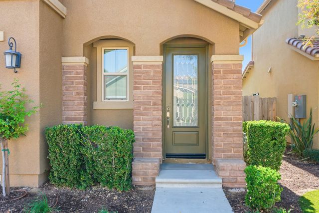 2059 E Axelson Drive, Fresno, CA 93730