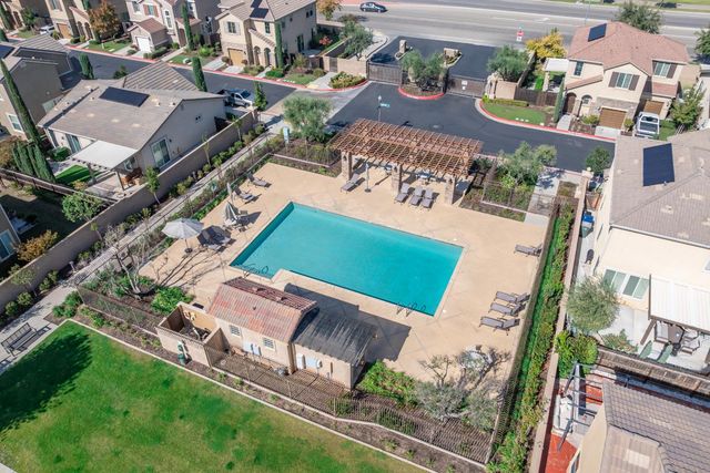 2059 E Axelson Drive, Fresno, CA 93730