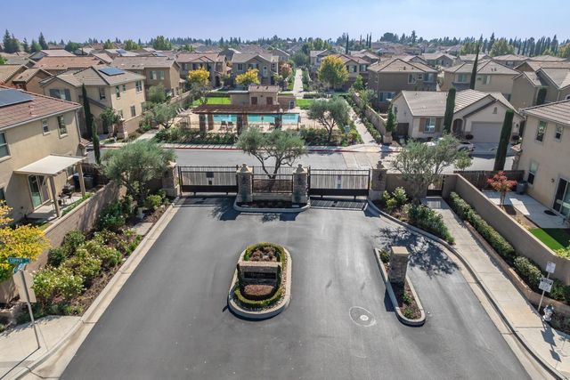 2059 E Axelson Drive, Fresno, CA 93730