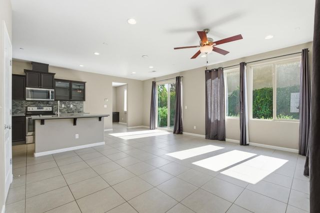 2059 E Axelson Drive, Fresno, CA 93730