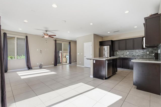 2059 E Axelson Drive, Fresno, CA 93730