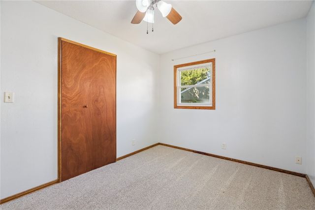 3226 Bramble Rd SW, Cedar Rapids, IA 52404