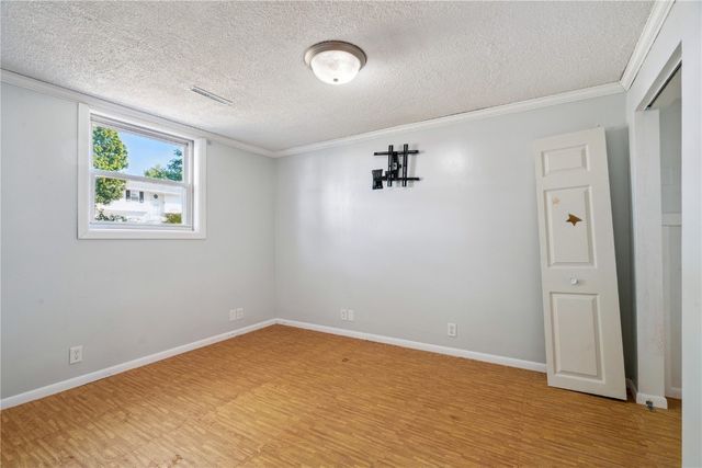 3226 Bramble Rd SW, Cedar Rapids, IA 52404