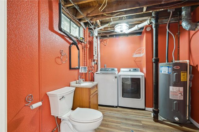 3226 Bramble Rd SW, Cedar Rapids, IA 52404